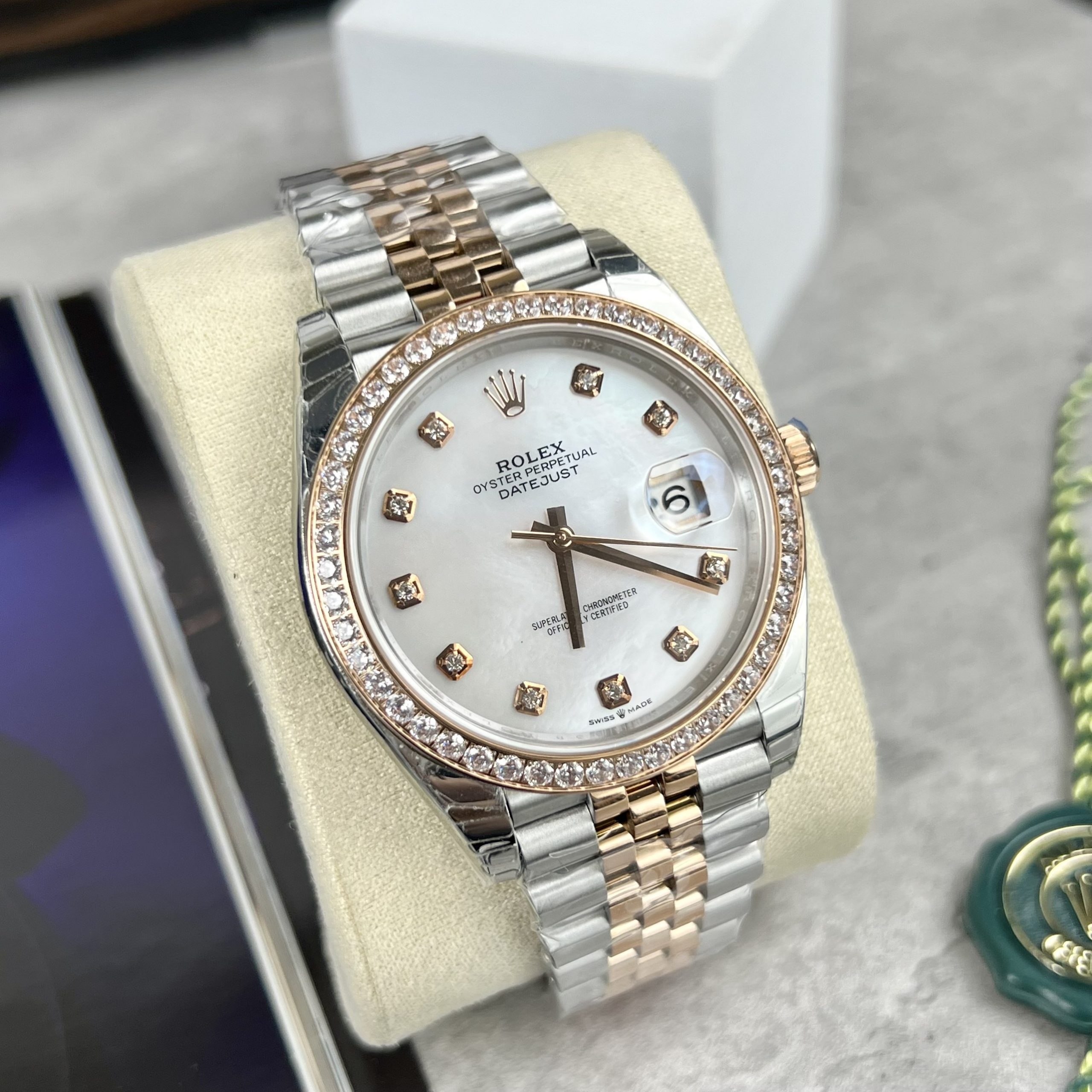 Đồng hồ Rolex DateJust nam mặt khảm xà cừ Replica 11 EW Factory 41mm (3) Đồng hồ Rolex DateJust nam mặt khảm xà cừ Replica 11 EW Factory 41mm (2)