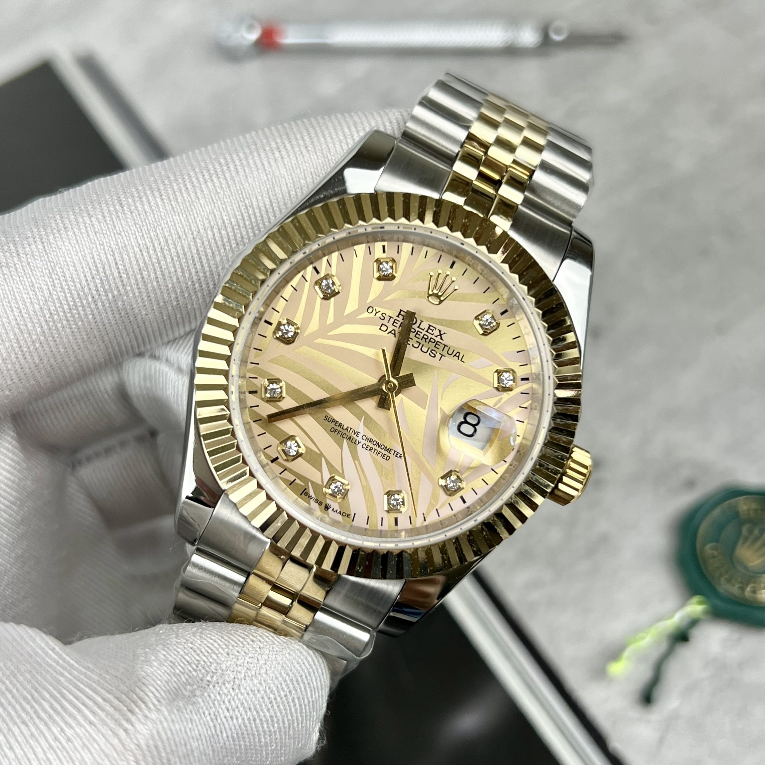 Đồng hồ Rolex DateJust nam mặt lá cây nhiệt đới Replica 11 41mm (3) Đồng hồ Rolex DateJust nam mặt lá cây nhiệt đới Replica 11 41mm (2)
