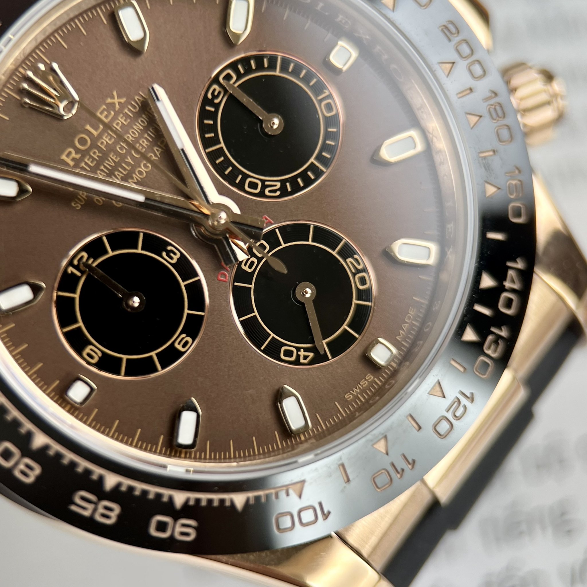 Đồng hồ Rolex Daytona Replica 11 mặt chocolate EW Factory 40mm (7) Đồng hồ Rolex Daytona Replica 11 mặt chocolate EW Factory 40mm (2)