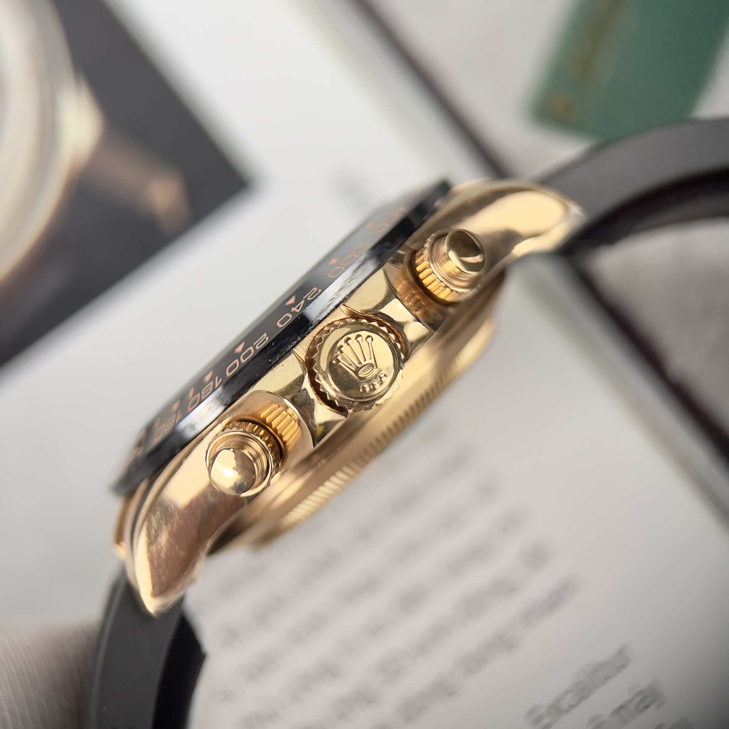 Đồng hồ Rolex Daytona Rose Gold Cosmograph Rep 11 EW Factory 40mm (5) Đồng hồ Rolex Daytona Rose Gold Cosmograph Rep 11 EW Factory 40mm (2)