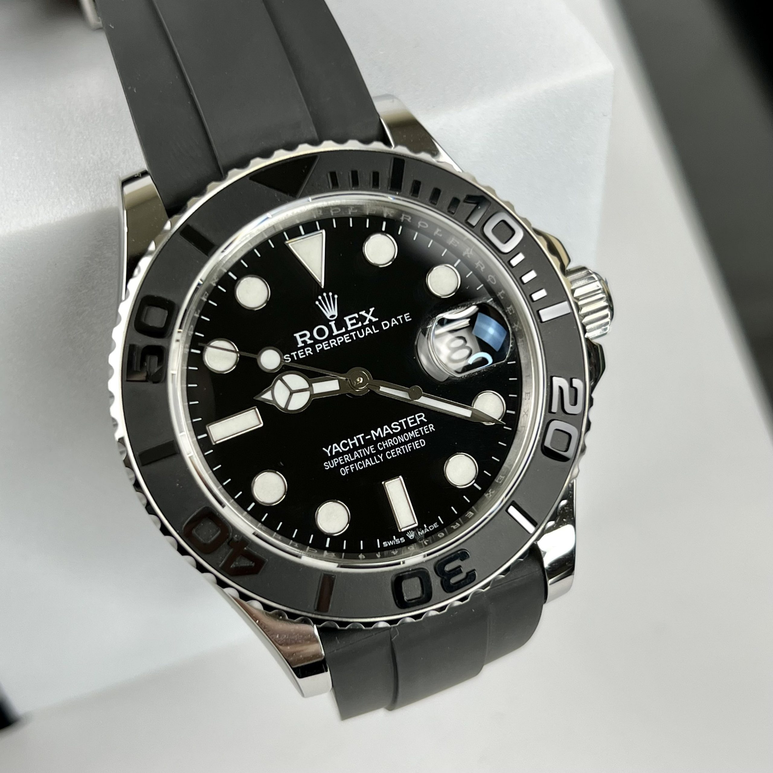 Đồng hồ Rolex Yacht-Master nam mặt đen Replica 11 cao cấp 40mm (5) Đồng hồ Rolex Yacht-Master nam mặt đen Replica 11 cao cấp 40mm (2)