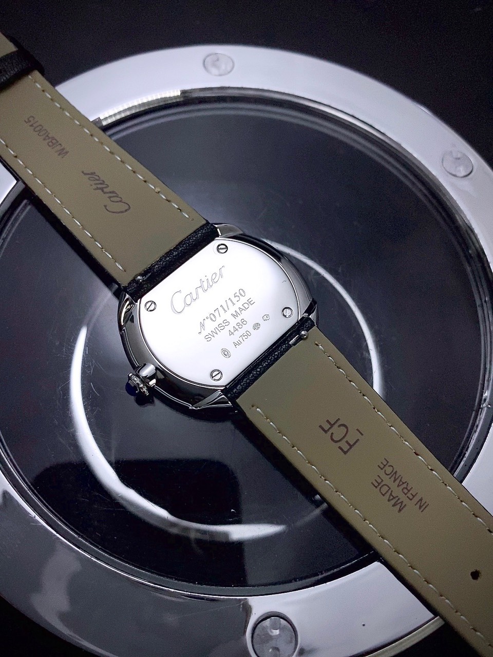 Đồng hồ nam Cartier Pebble Re-Edition dây da đen Super Fake 11 36mm (4) Đồng hồ nam Cartier Pebble Re-Edition dây da đen Super Fake 11 36mm (2)