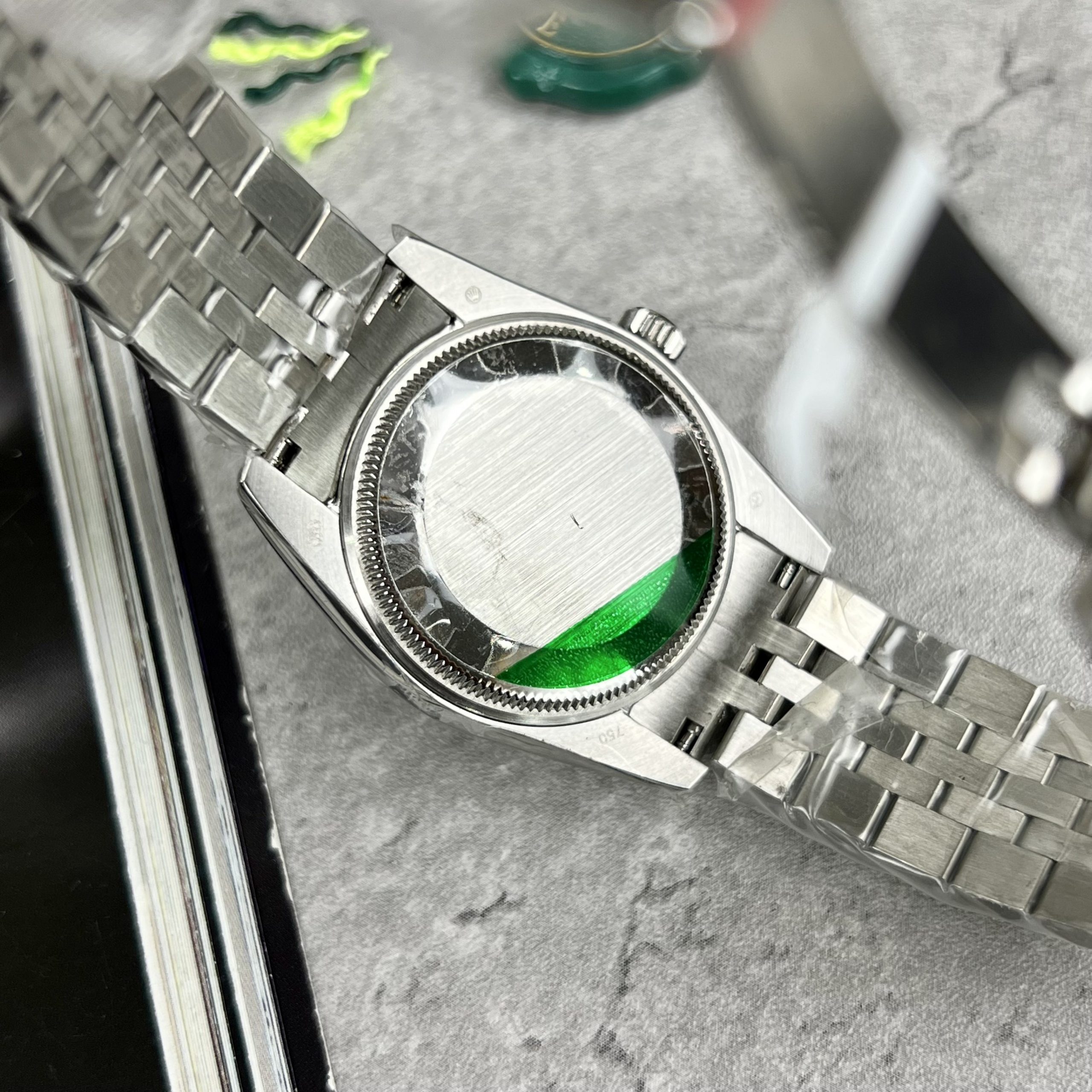 Đồng hồ nam Rolex DateJust Replica 11 nam đính đá EW Factory 41mm (5) Đồng hồ nam Rolex DateJust Replica 11 nam đính đá EW Factory 41mm (2)