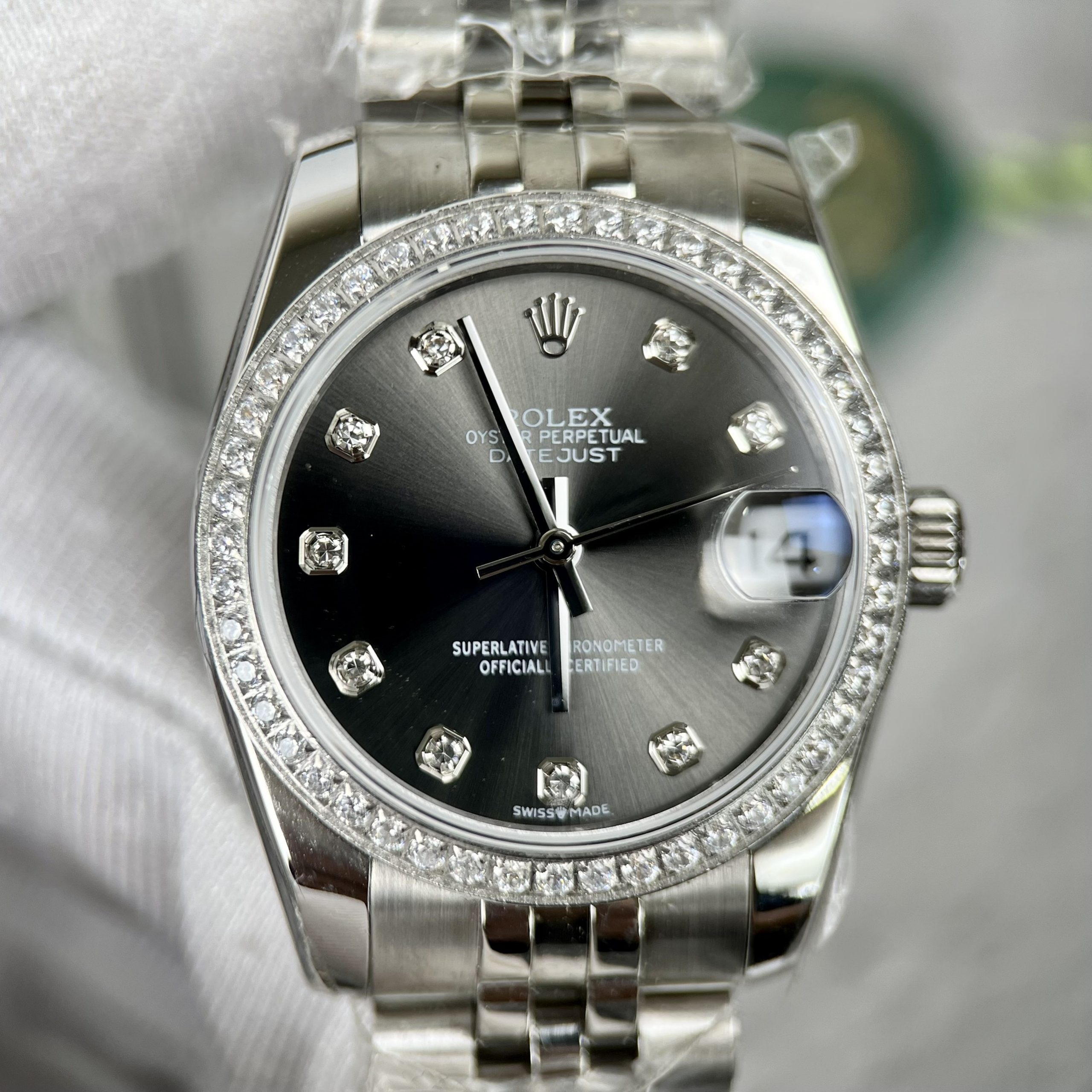 Đồng hồ nam Rolex DateJust Replica 11 nam đính đá EW Factory 41mm (7) Đồng hồ nam Rolex DateJust Replica 11 nam đính đá EW Factory 41mm (2)