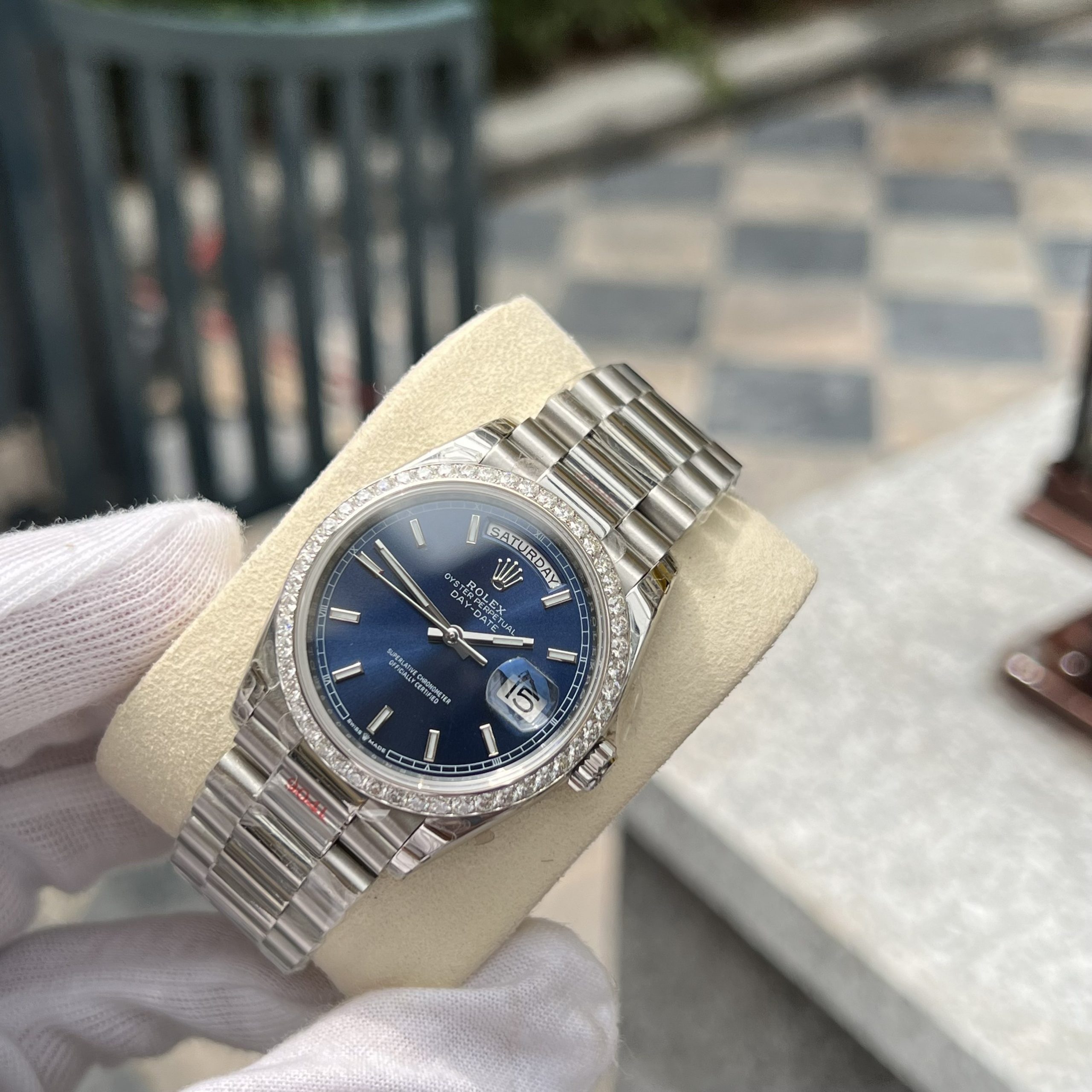 Đồng hồ nam Rolex Day-Date đính đá Replica 11 EW Factory 40mm (5) Đồng hồ nam Rolex Day-Date đính đá Replica 11 EW Factory 40mm (2)