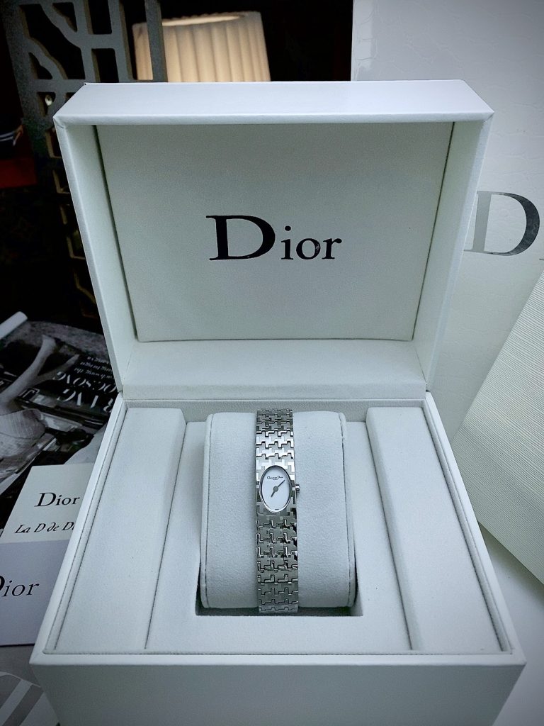 Đồng hồ Christian Dior nữ dây kim loại màu trắng siêu cấp (2)