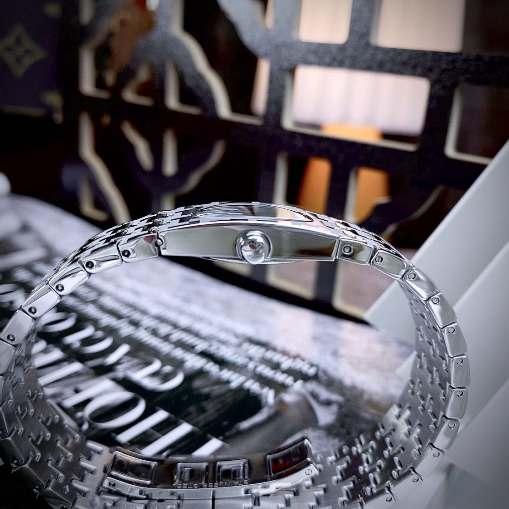 Đồng hồ Christian Dior nữ dây kim loại màu trắng siêu cấp (2)