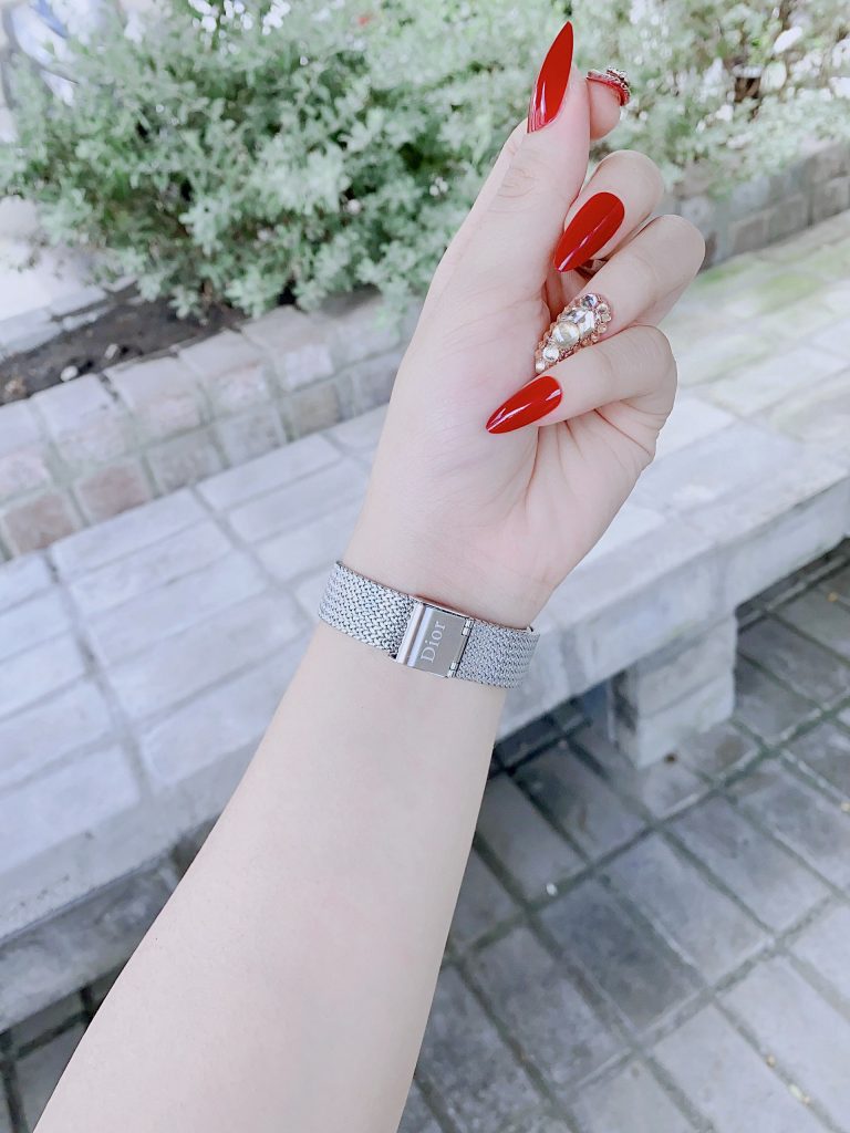 Đồng hồ Dior Satine nữ mặt tròn đính đá dây thép lụa mềm 30mm