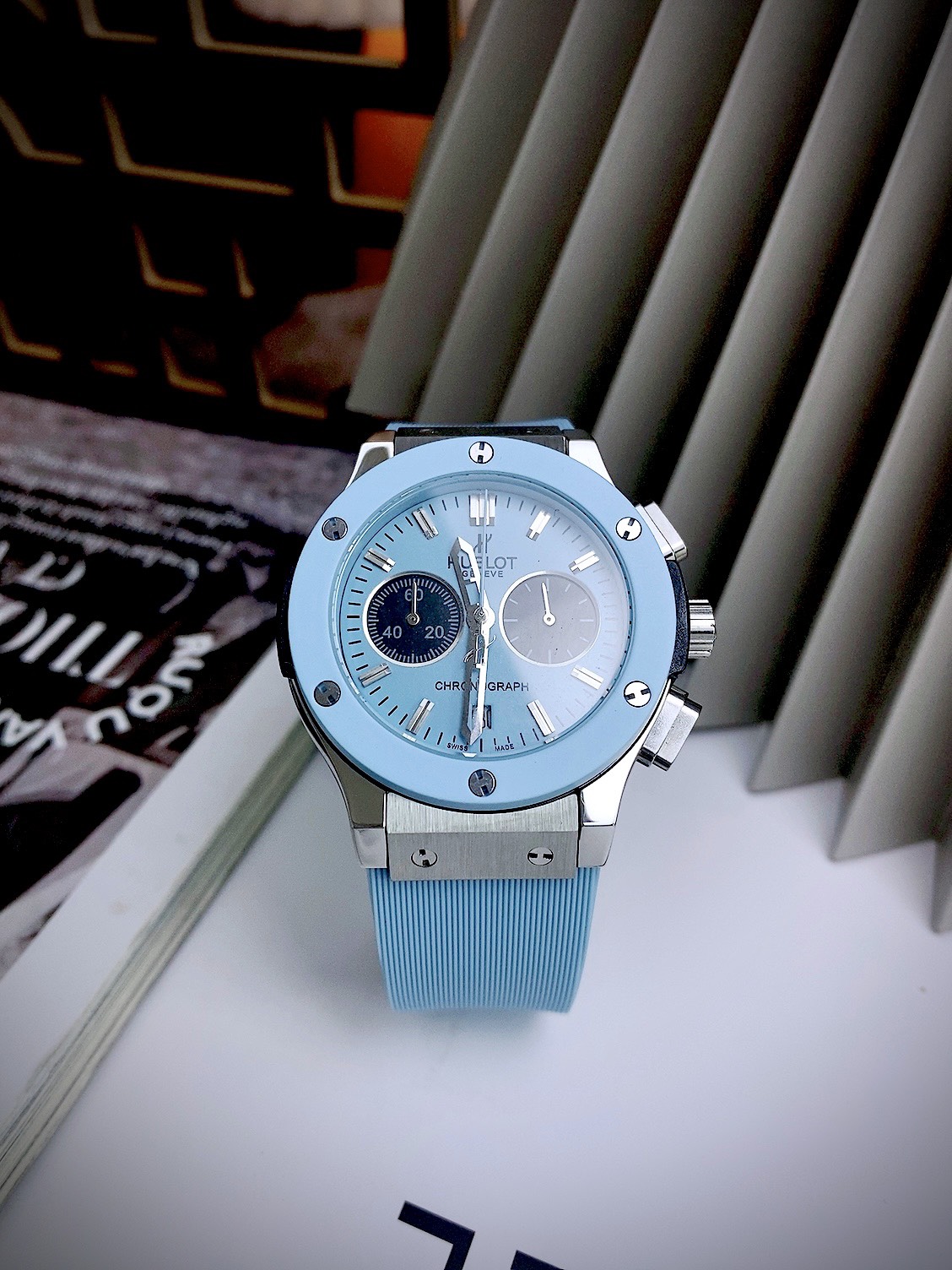 Đồng hồ Hublot giá 2 triệu Fake máy Nhật màu xanh dương Unisex 38mm (3) Đồng hồ Hublot giá 2 triệu Fake máy Nhật màu xanh dương Unisex 38mm (7)