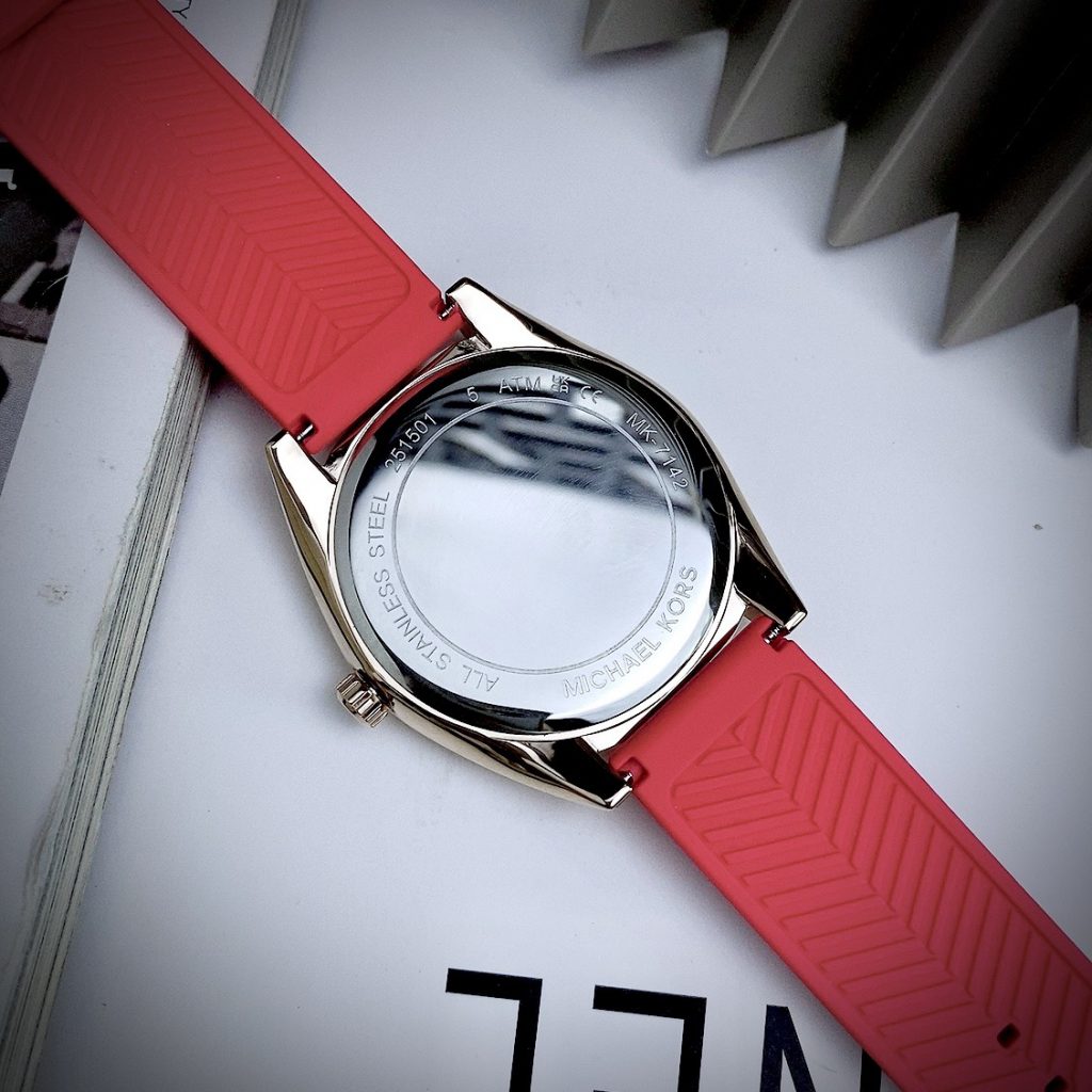 Đồng hồ Michael Kors Like auth giá rẻ dây cao su 42mm (10)