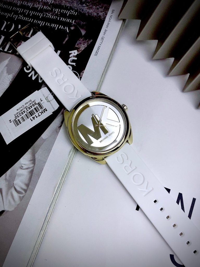 Đồng hồ Michael Kors Like auth giá rẻ dây cao su 42mm (10)