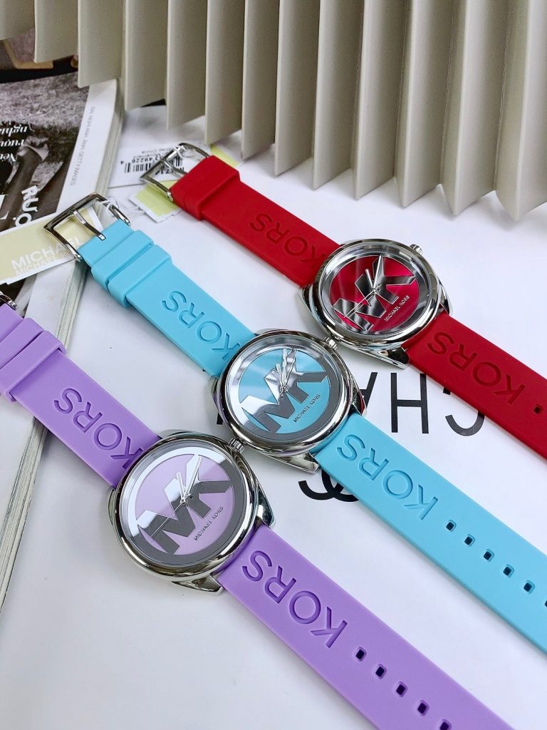 Đồng hồ Michael Kors dây cao su mặt tròn Like Auth 42mm (7)