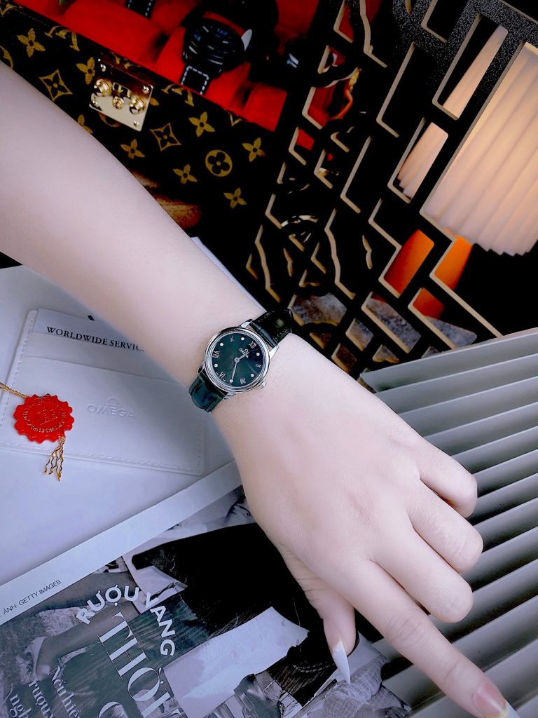 Đồng hồ Omega Deville nữ dây da màu xanh lá cây máy Nhật (2)