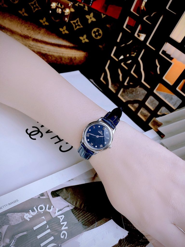 Đồng hồ Omega Fake cao cấp máy Nhật màu xanh dương nữ (2)