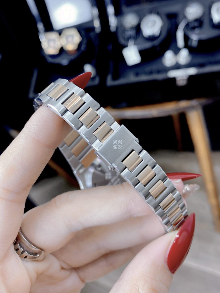 Đồng hồ Patek Philippe giá 2 triệu Nautilus nữ màu demi gold 30mm (2)