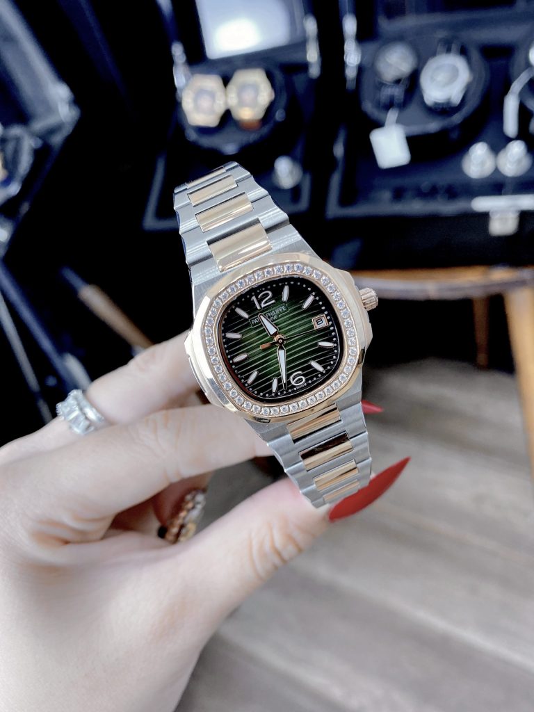 Đồng hồ Patek Philippe giá 2 triệu Nautilus nữ màu demi gold 30mm (2)