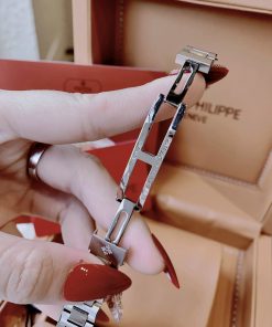 Đồng hồ Patek Philippe giá 2 triệu Nautilus nữ màu thép trắng 30mm (8)