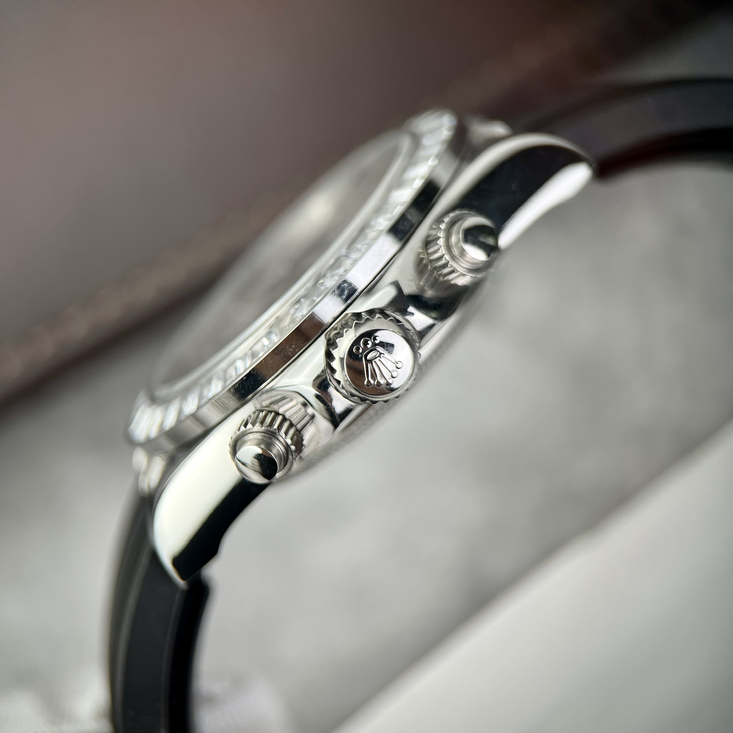 Đồng hồ Rolex Daytona nam mặt thiên thạch Rep 11 thụy sỹ 40mm (3) Đồng hồ Rolex Daytona nam mặt thiên thạch Rep 11 thụy sỹ 40mm (2)