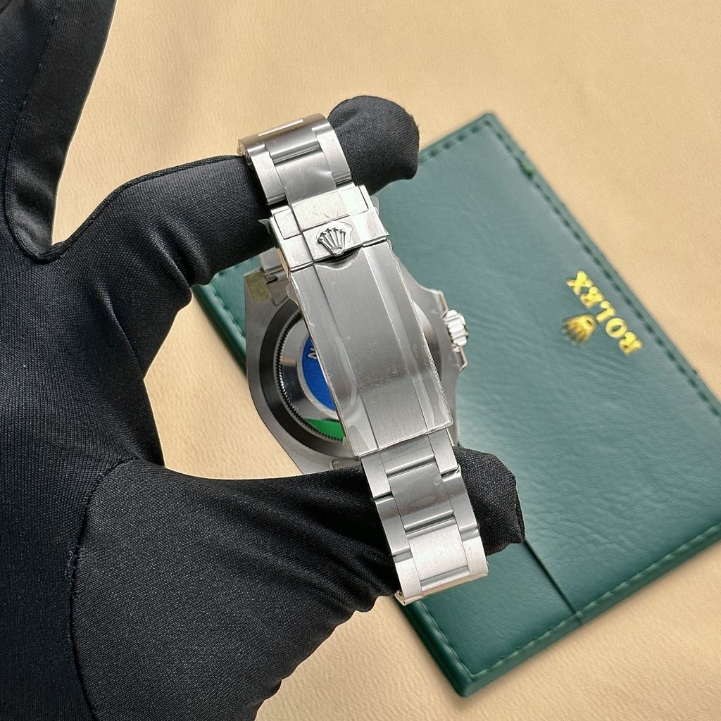 Đồng hồ Rolex Submariner Hulk màu xanh Rep 11 Thụy Sỹ Clean Factory 40mm (2)