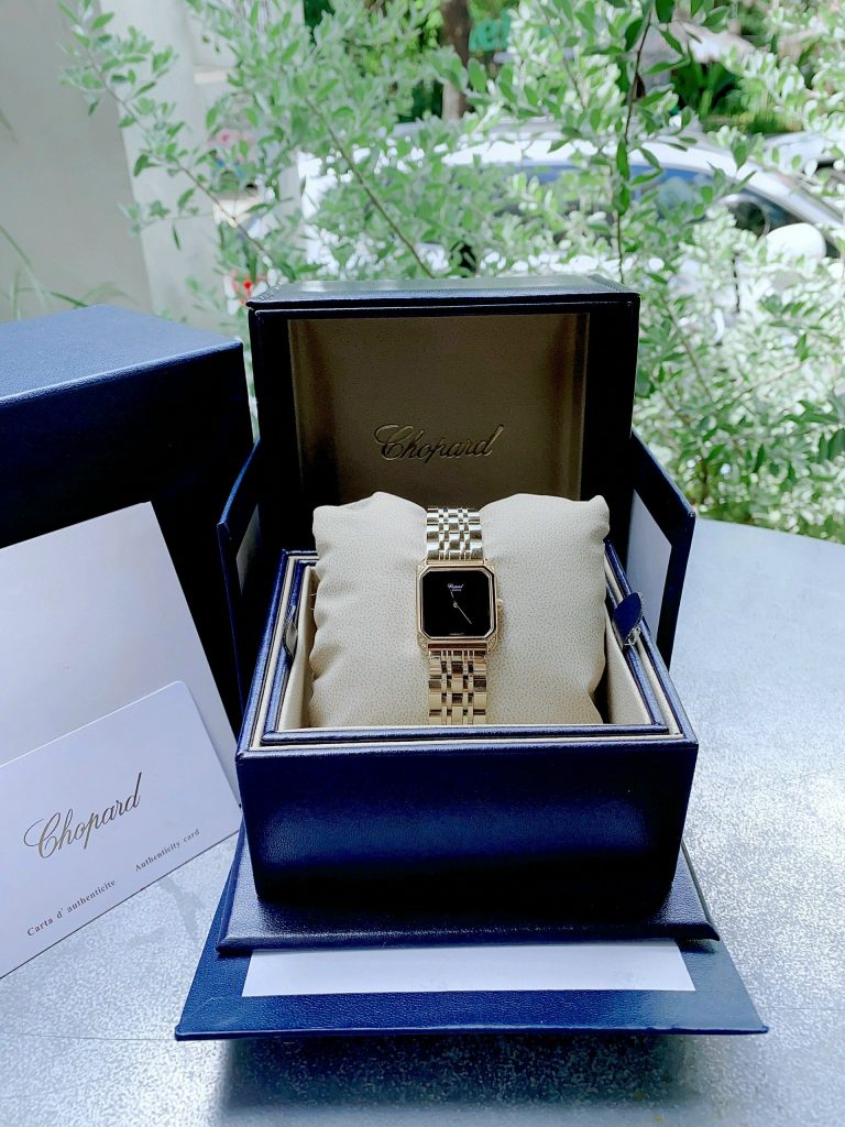 Đồng hồ nữ Chopard giá rẻ dây kim loại mạ vàng mặt vuông 30mm (1)
