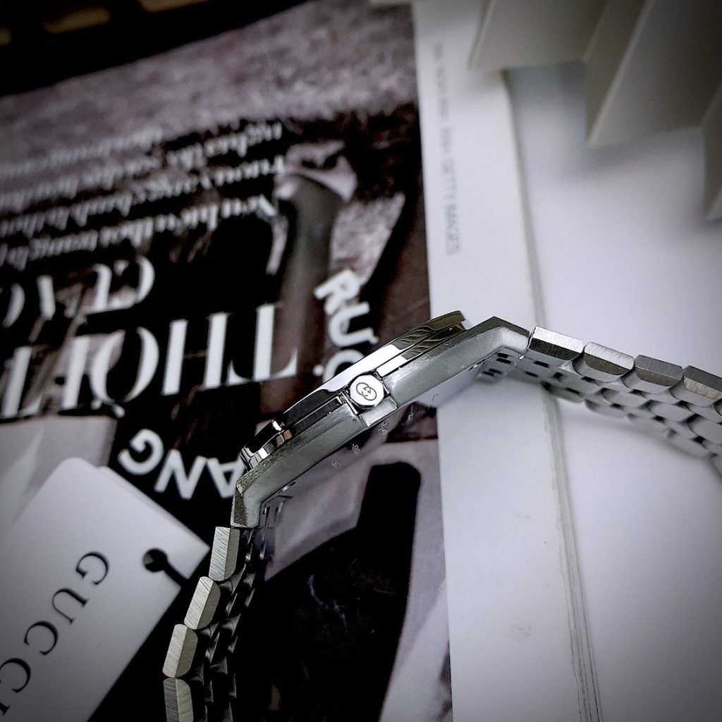 Đồng hồ nữ Gucci 25H Lady Watch siêu cấp mặt vuông dây kim loại