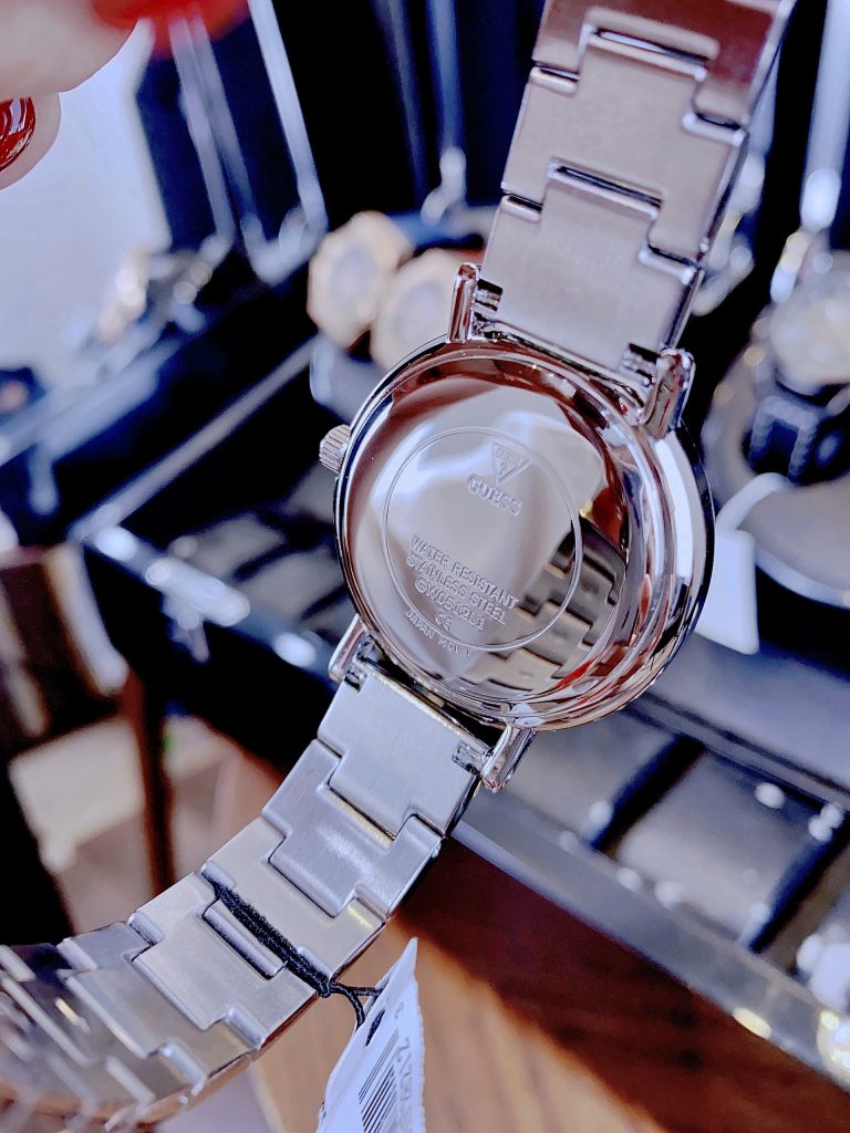 Đồng hồ nữ Guess Triangle GW0512L1 đính đá dây kim loại Like auth 36mm