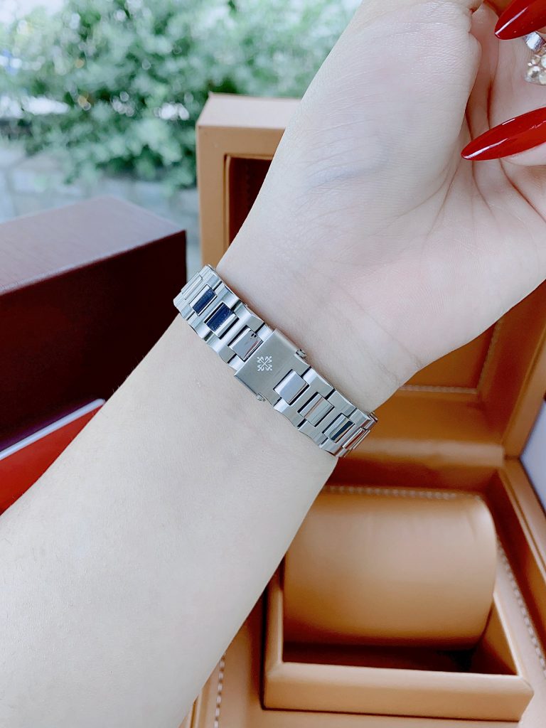Đồng hồ nữ Patek Philippe giá rẻ dòng Nautilus dây thép trắng 32mm