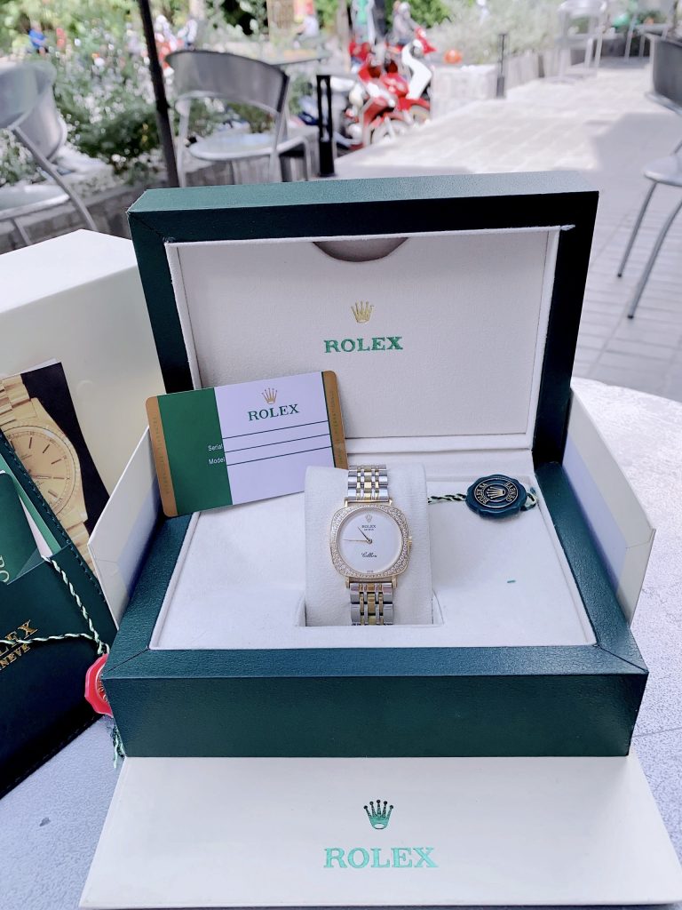 Đồng hồ nữ Rolex Cellini dây kim loại Demi mặt vuông 34mm (1)