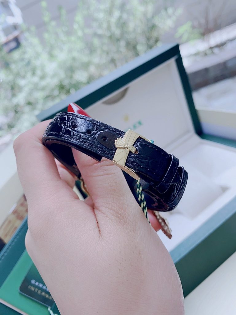 Đồng hồ nữ Rolex giá rẻ Cellini dây da mặt vuông đính đá 34mm (6)