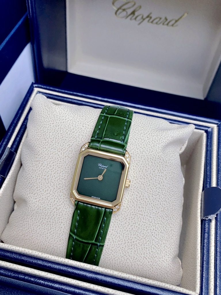 Đồng hồ nữ dây da Chopard siêu cấp mặt vuông mạ vàng 30mm (1)
