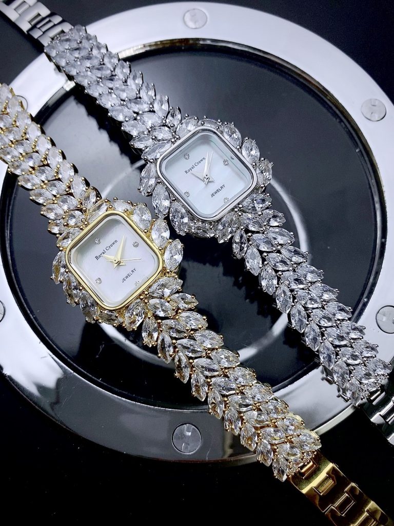 Đồng hồ nữ Royal Crown đính đá mặt xà cừ Like Auth 30mm