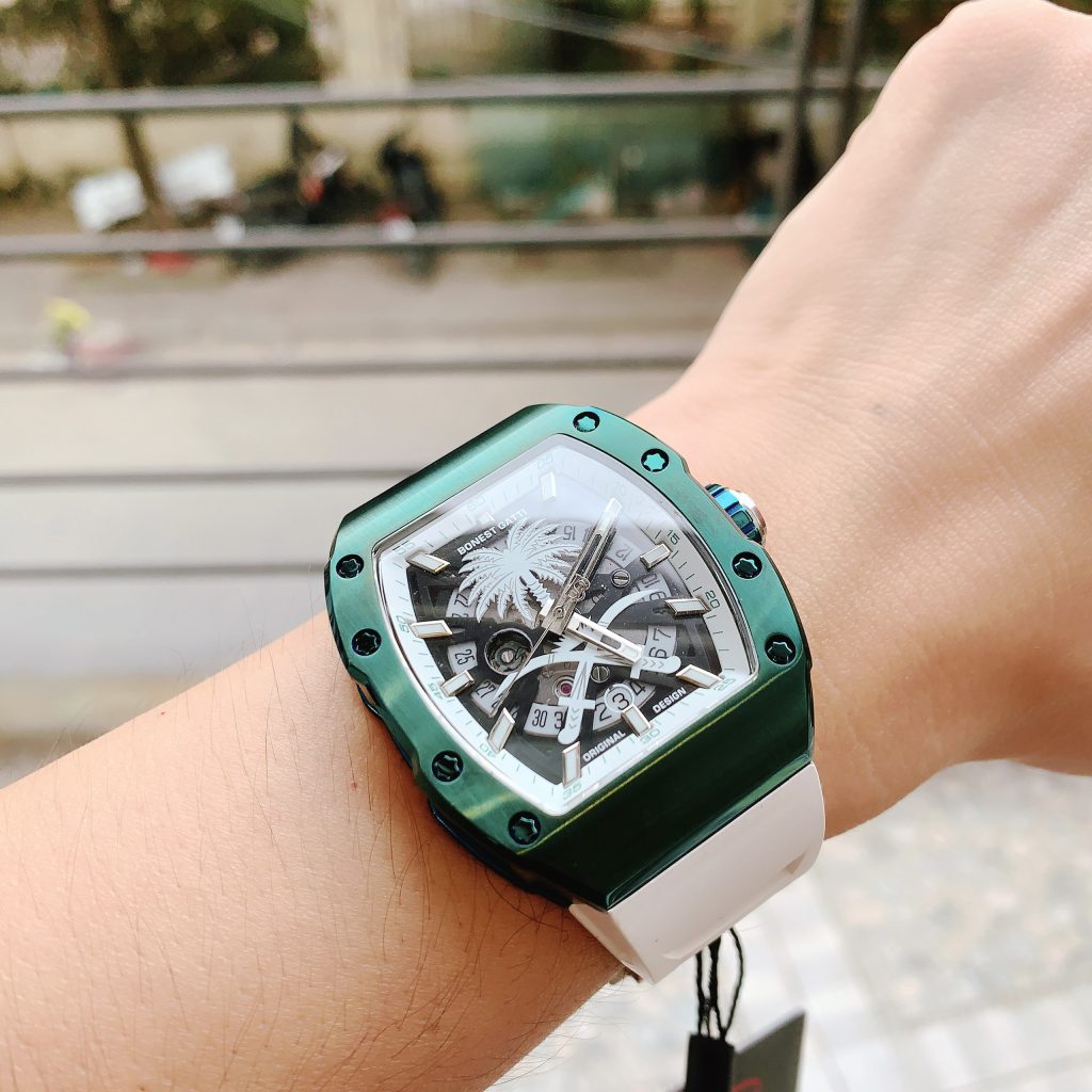 Bảo Hành 5 Năm Lỗi 1 Đổi 1 Trong 7 Ngày Hỗ Trợ Bảo Hành Sản Phẩm Trọn Đời Miễn Phí Giao Hàng Toàn Quốc Nhận Hàng Kiểm Tra Trước Khi Thanh Toán Thông số – Đồng hồ Bonest Gatti chính hãng Đường kính: 45mm Mặt kính: Sapphire nguyên khối Vỏ và khóa: Thép không gỉ Bộ máy: Automatic - Cơ tự động Dây đeo: Dây cao su cao cấp Chống nước: 5ATM