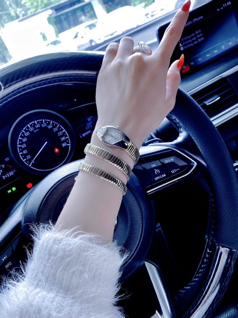 Đồng hồ Just Cavalli màu demi nữ dáng rắn cuốn Like Auth 33mm (2)