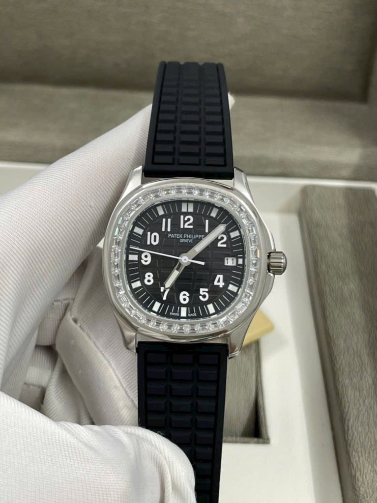 Đồng hồ nữ Patek Philippe đính đá Baguette máy Pin Nhật 35mm (3)