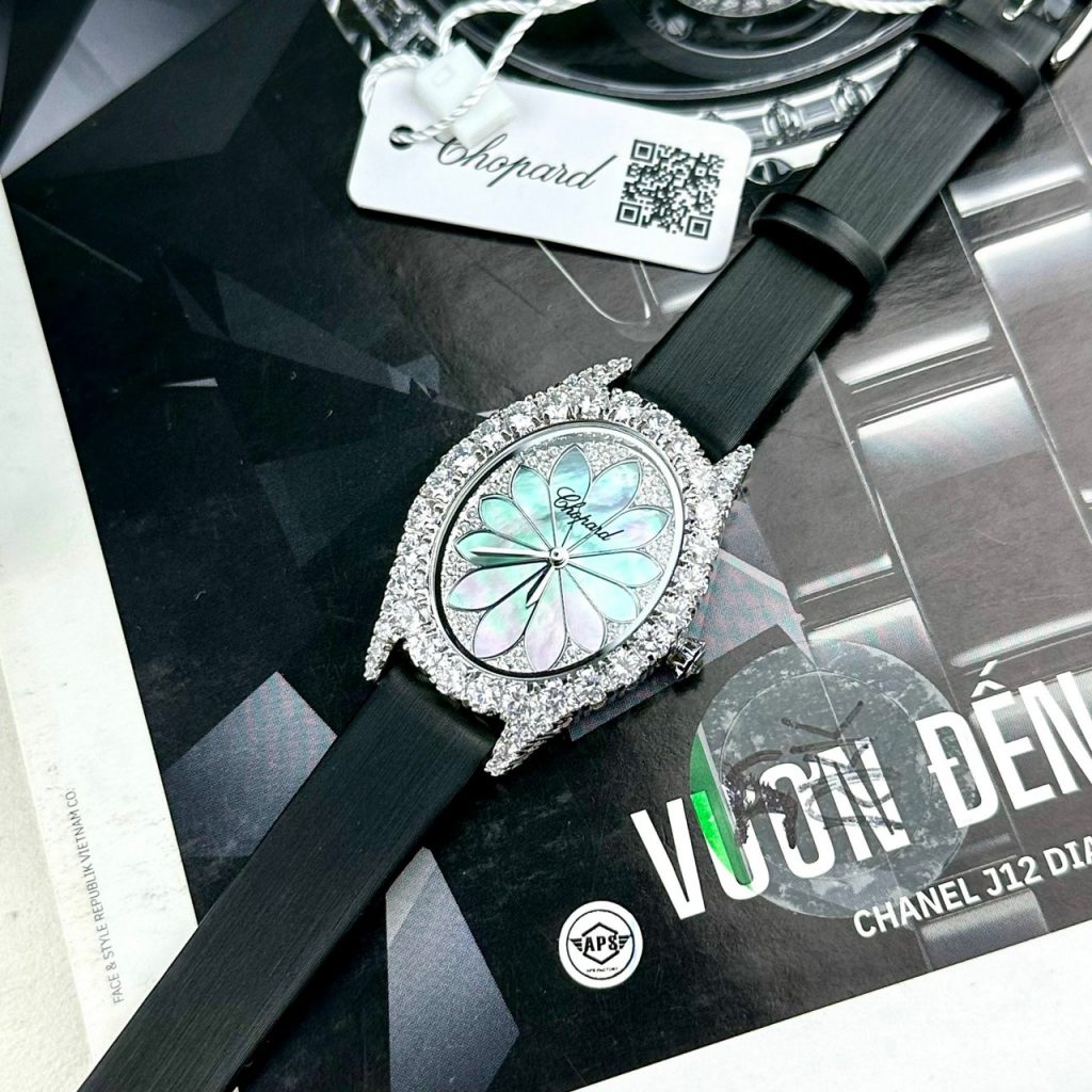 Đồng hồ Chopard L'heure Du Diamant đính đá mặt khảm xà cư Fake cao cấp 28x32mm (2)