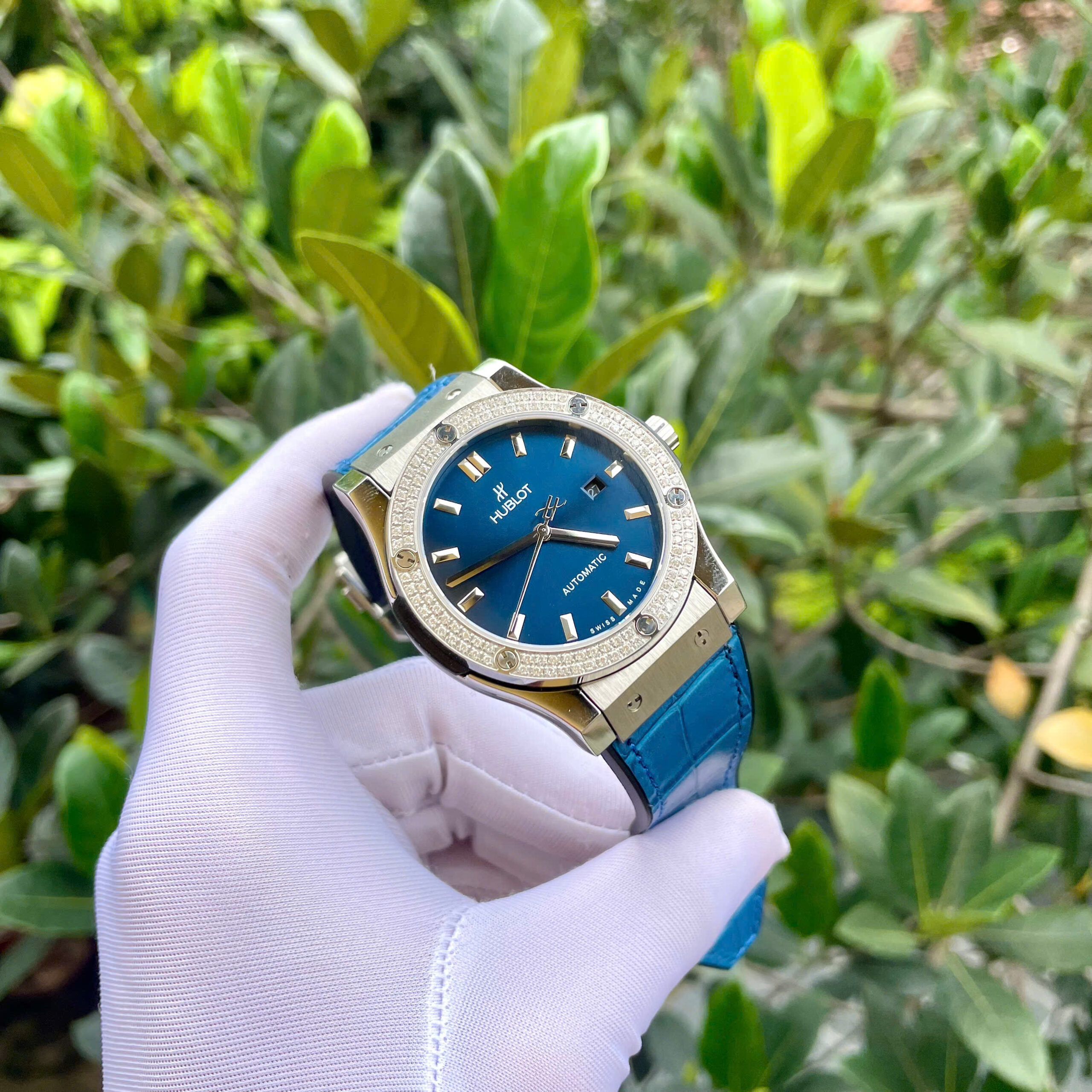 Đồng hồ Hublot nam đính đá máy cơ Automatic Hublot Classic Fusion màu xanh 42mm- DWatch (1) Đồng hồ Hublot nam đính đá máy cơ Automatic Hublot Classic Fusion màu xanh 42mm- DWatch