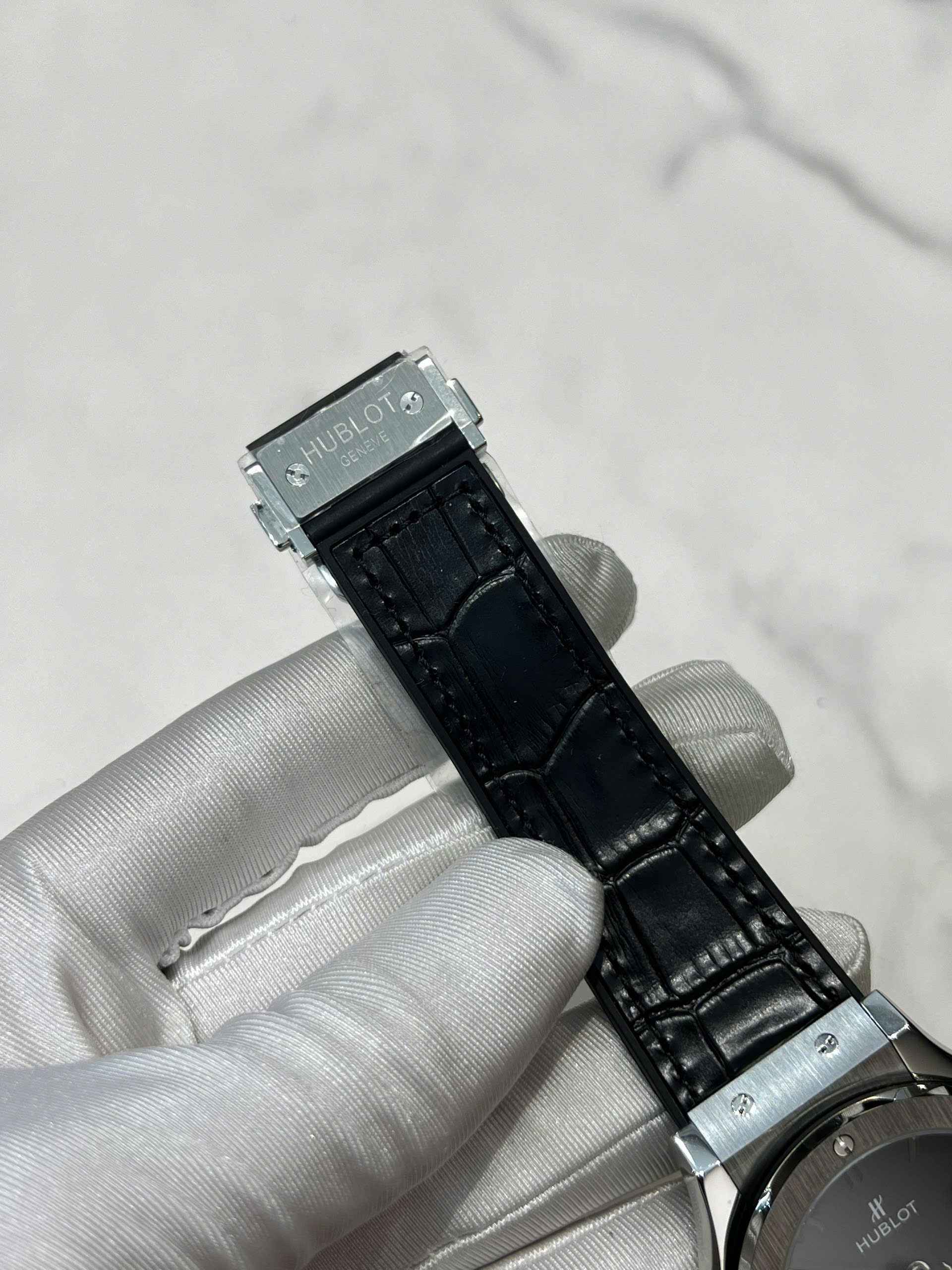 Đồng hồ Hublot nam siêu cấp máy cơ Nhật Bản ZF Hublot Classic Fusion màu đen - DWatch H01 (10) Đồng hồ Hublot nam siêu cấp máy cơ Nhật Bản ZF Hublot Classic Fusion màu đen - DWatch H01