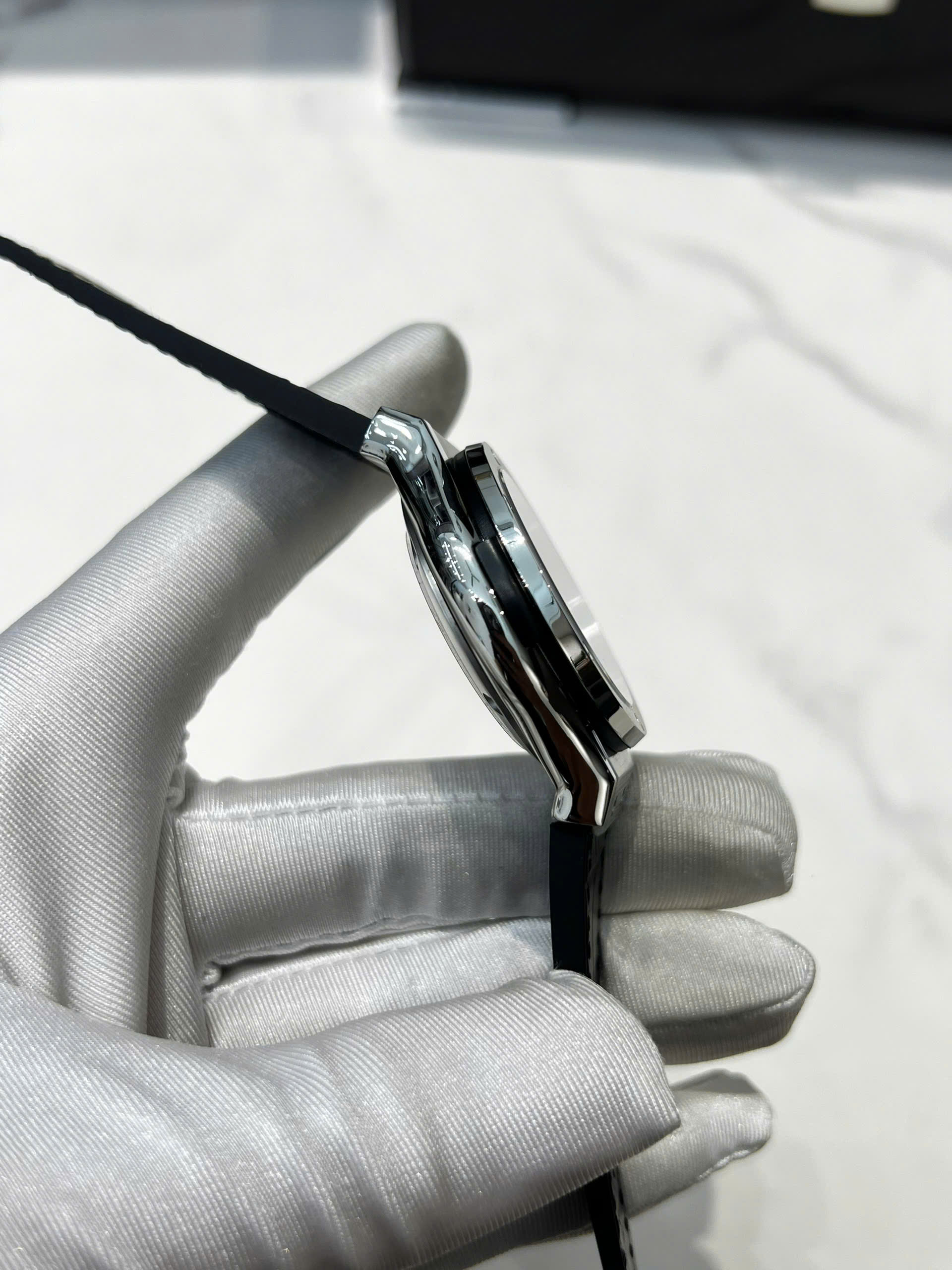 Đồng hồ Hublot nam siêu cấp máy cơ Nhật Bản ZF Hublot Classic Fusion màu đen - DWatch H01 (11) Đồng hồ Hublot nam siêu cấp máy cơ Nhật Bản ZF Hublot Classic Fusion màu đen - DWatch H01