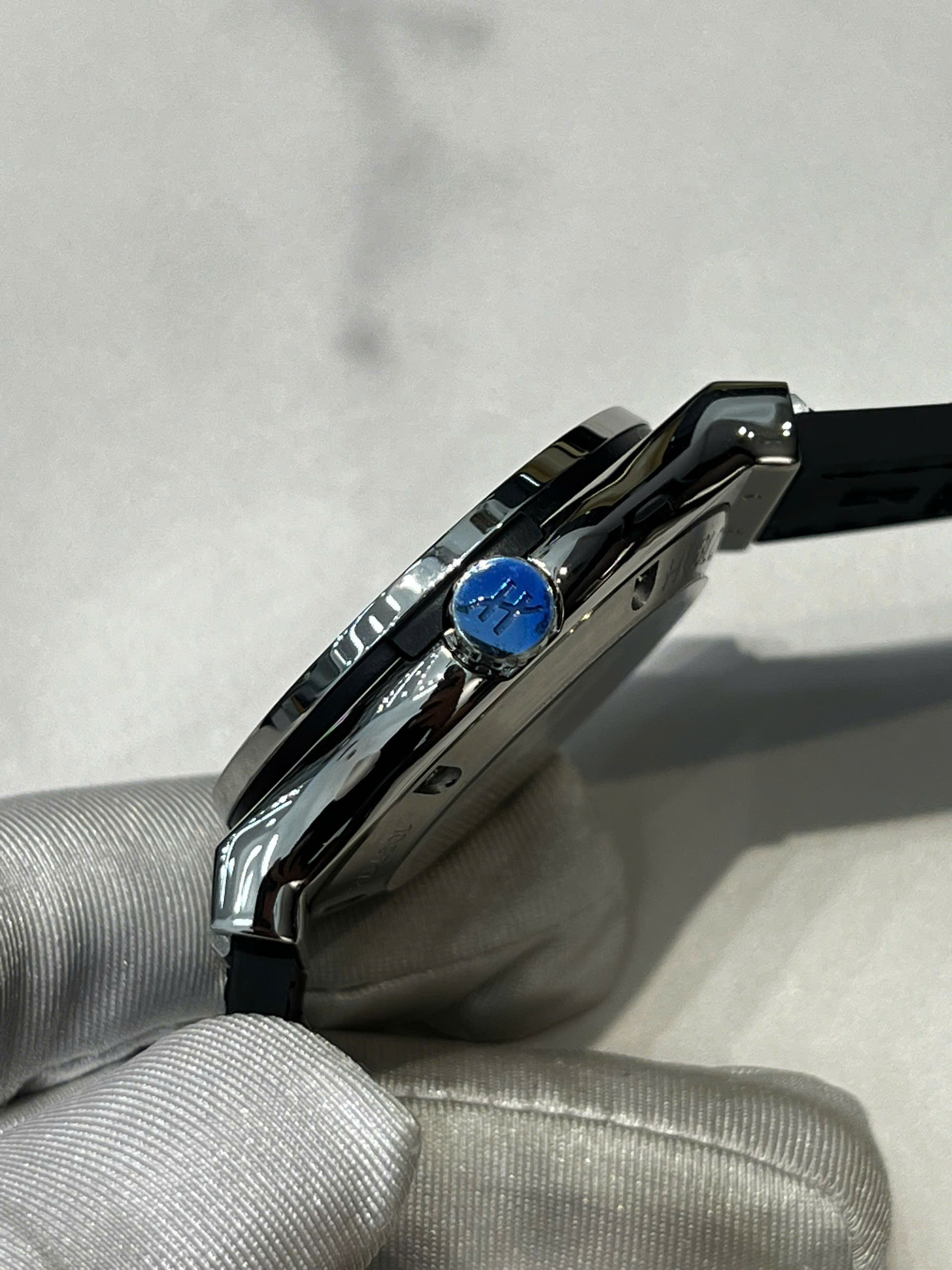 Đồng hồ Hublot nam siêu cấp máy cơ Nhật Bản ZF Hublot Classic Fusion màu đen - DWatch H01 (13) Đồng hồ Hublot nam siêu cấp máy cơ Nhật Bản ZF Hublot Classic Fusion màu đen - DWatch H01