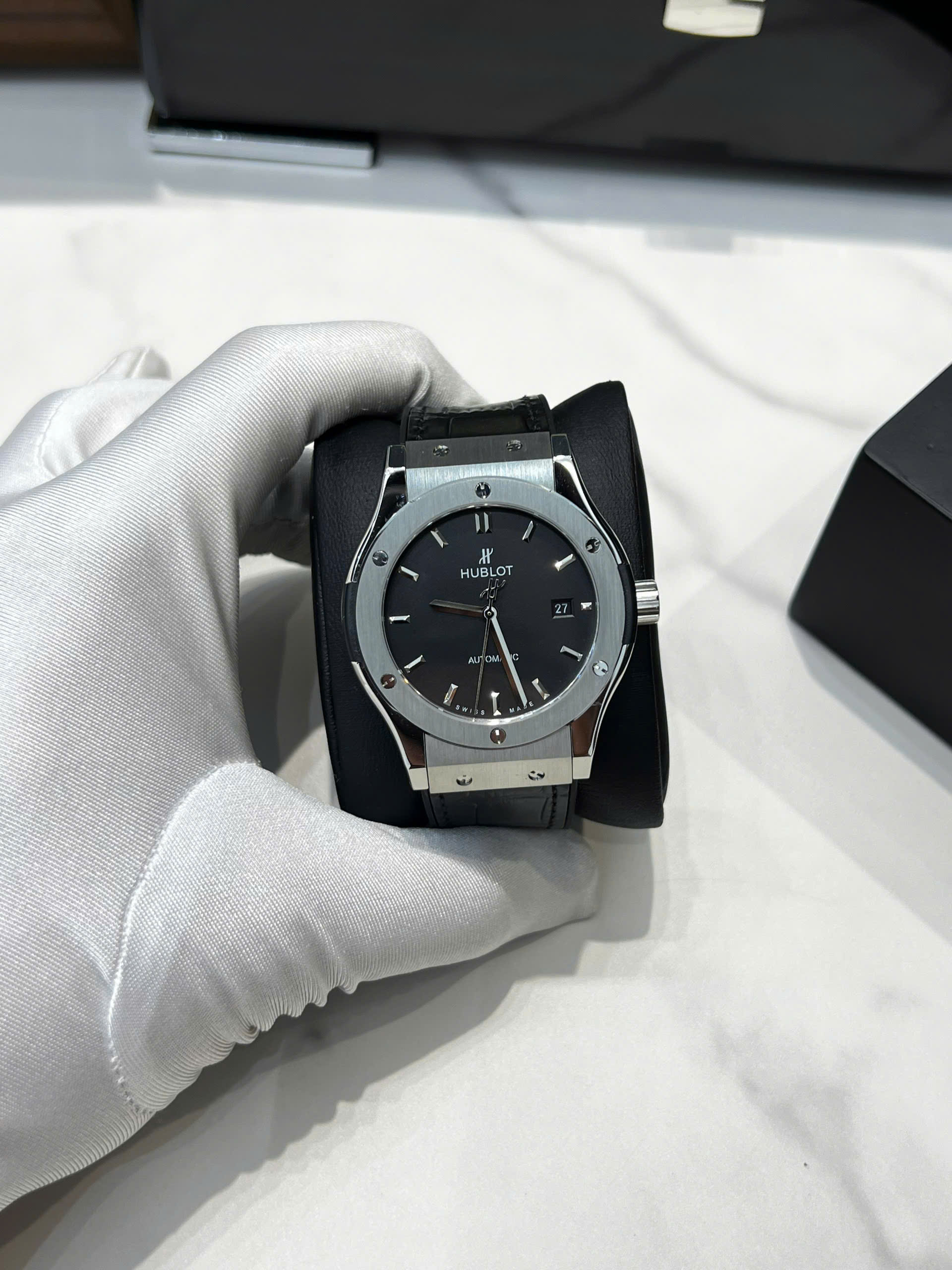 Đồng hồ Hublot nam siêu cấp máy cơ Nhật Bản ZF Hublot Classic Fusion màu đen - DWatch H01 (2) Đồng hồ Hublot nam siêu cấp máy cơ Nhật Bản ZF Hublot Classic Fusion màu đen - DWatch H01