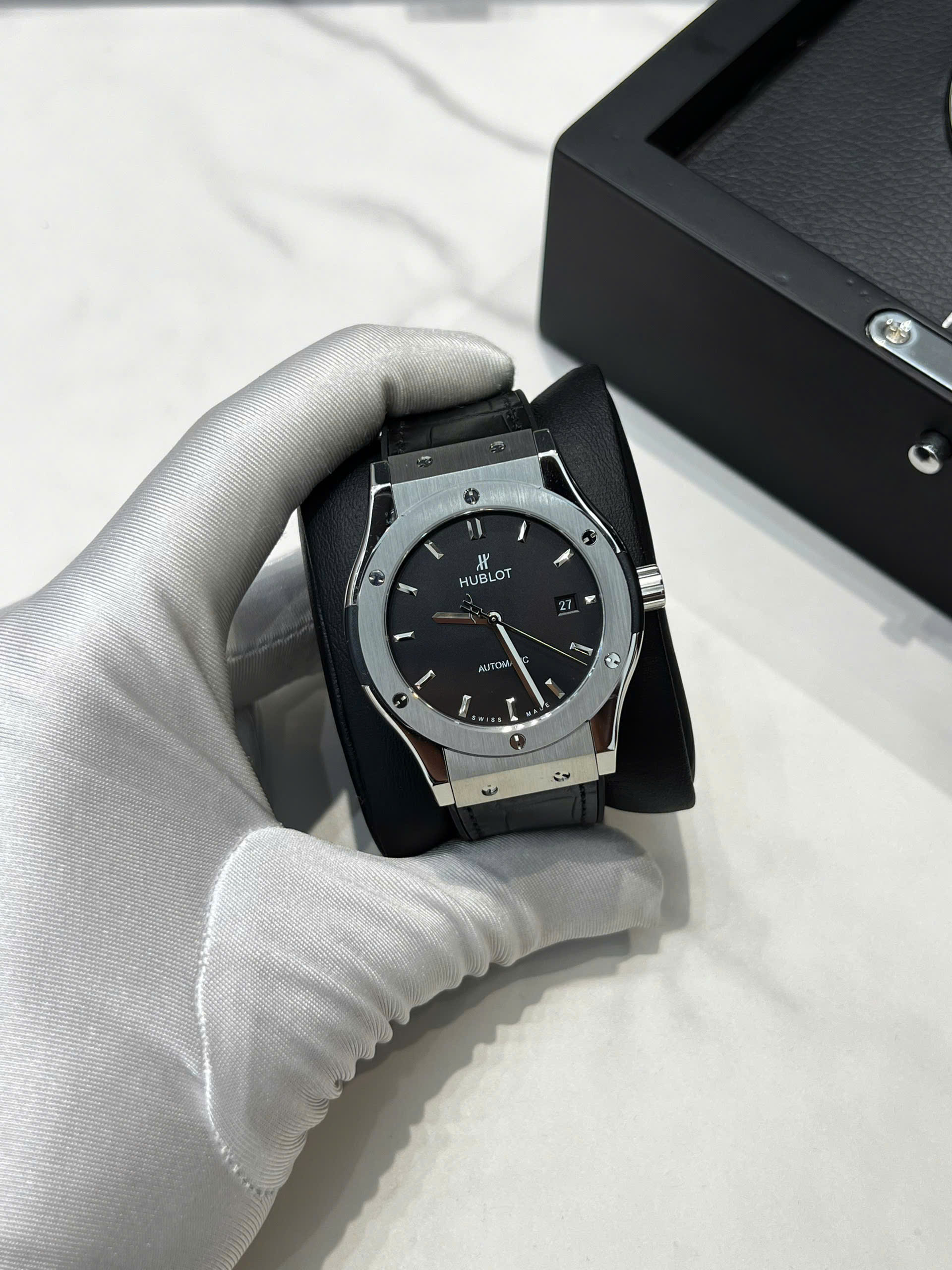 Đồng hồ Hublot nam siêu cấp máy cơ Nhật Bản ZF Hublot Classic Fusion màu đen - DWatch H01 (4) Đồng hồ Hublot nam siêu cấp máy cơ Nhật Bản ZF Hublot Classic Fusion màu đen - DWatch H01