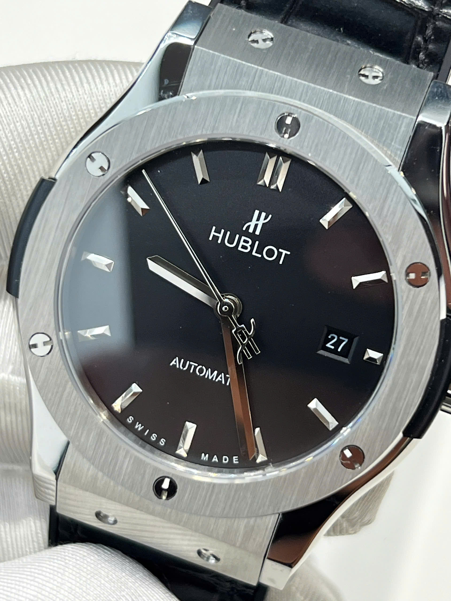 Đồng hồ Hublot nam siêu cấp máy cơ Nhật Bản ZF Hublot Classic Fusion màu đen - DWatch H01 (7) Đồng hồ Hublot nam siêu cấp máy cơ Nhật Bản ZF Hublot Classic Fusion màu đen - DWatch H01