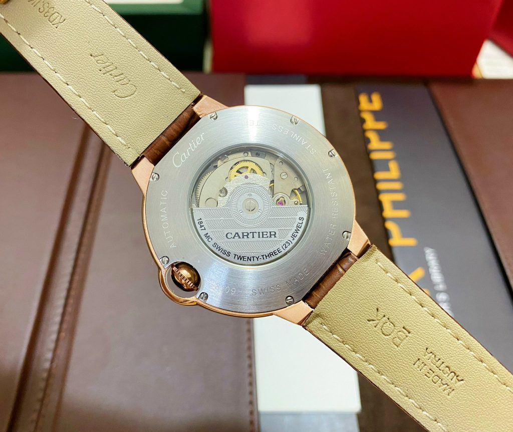 Đồng hồ Cartier Bleu De nam dây da máy cơ Nhật Fake 11 40mm