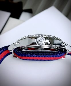 Đồng hồ like auth Gucci Drive YA136352 nam dây nato 40mm
