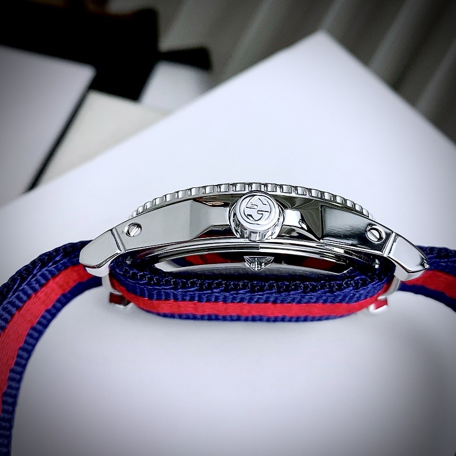 Đồng hồ like auth Gucci Drive YA136352 nam dây nato 40mm
