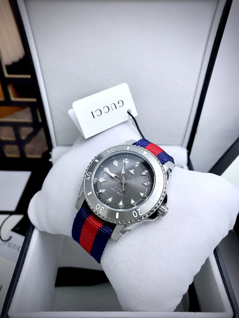 Đồng hồ like auth Gucci Drive YA136352 nam dây nato 40mm