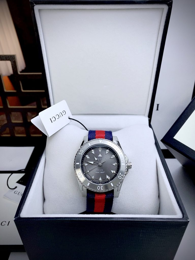 Đồng hồ like auth Gucci Drive YA136352 nam dây nato 40mm