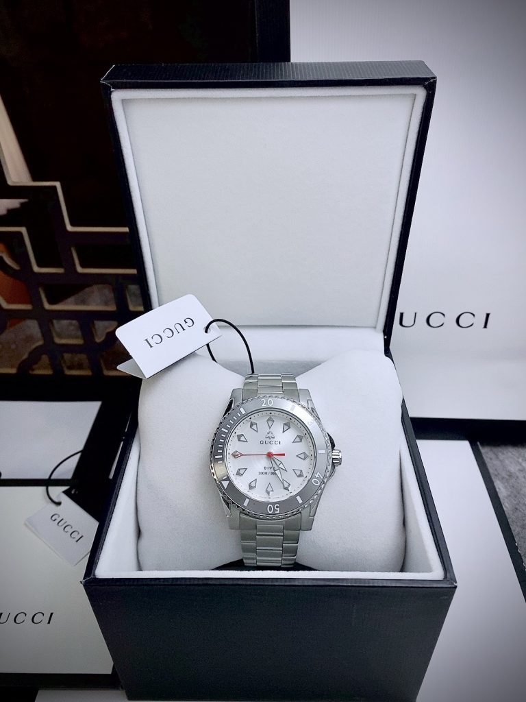 Đồng hồ nam like auth Gucci YA 136353 dây kim loại 40mm