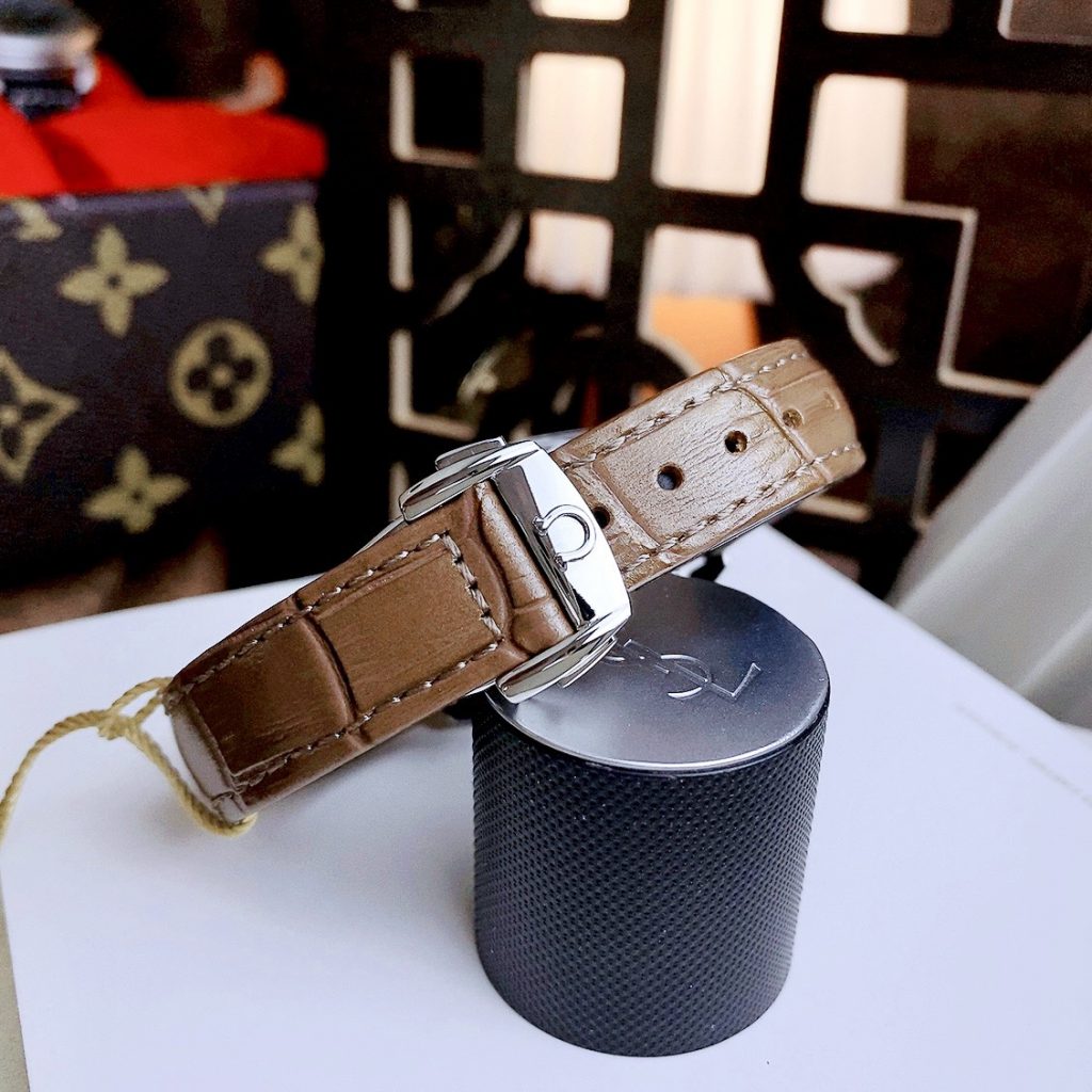 Đồng hồ nữ Omega Seamaster Aqua Terra day da mặt xám 34mm