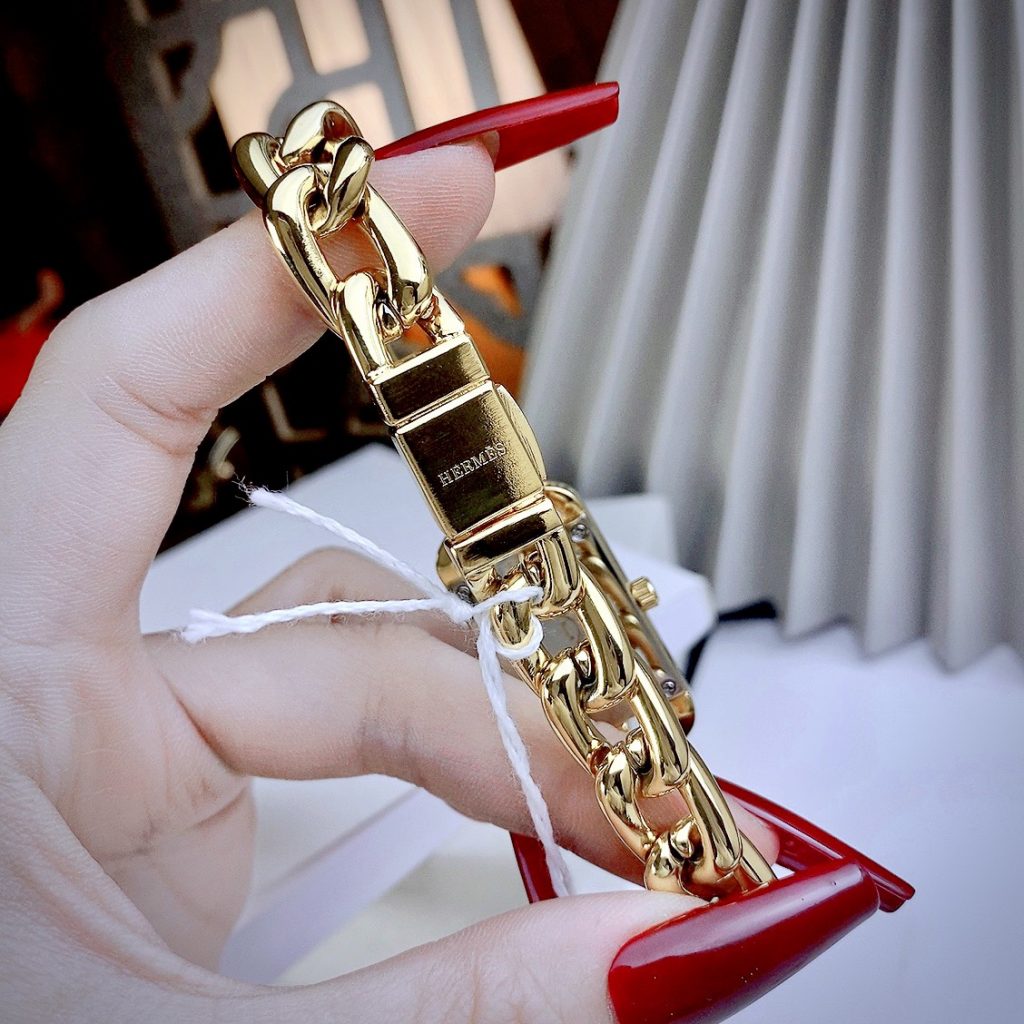 Đồng hồ Hermes nữ HERMES NANTUCKET màu vàng Gold đính đá 20x34mm